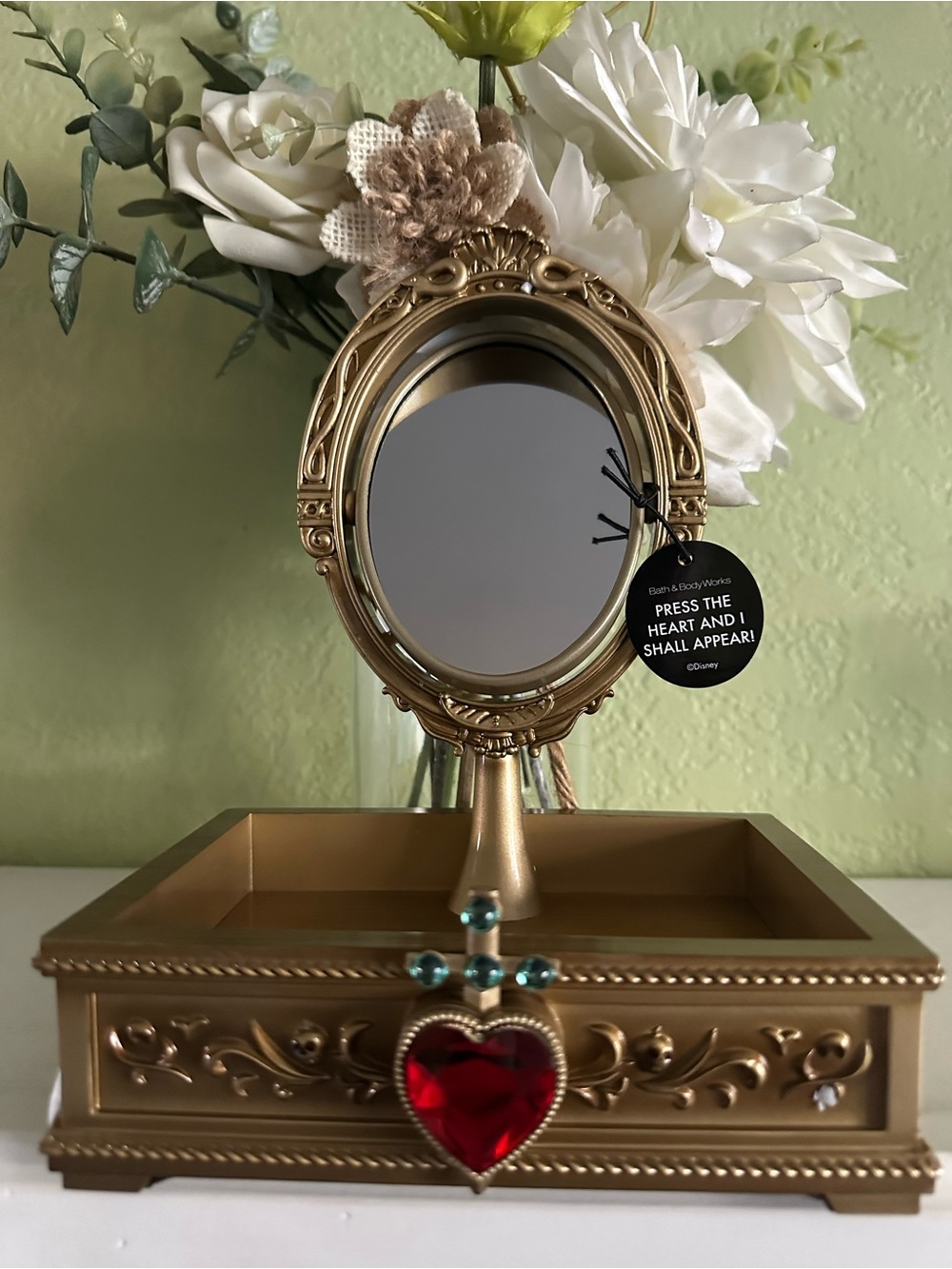 NEW DISNEY VILLAIN COLLECTION MAGICAL VANITY MIRROR